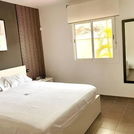 Bonitos Atardeceres Sobre Cristianos Apartament *