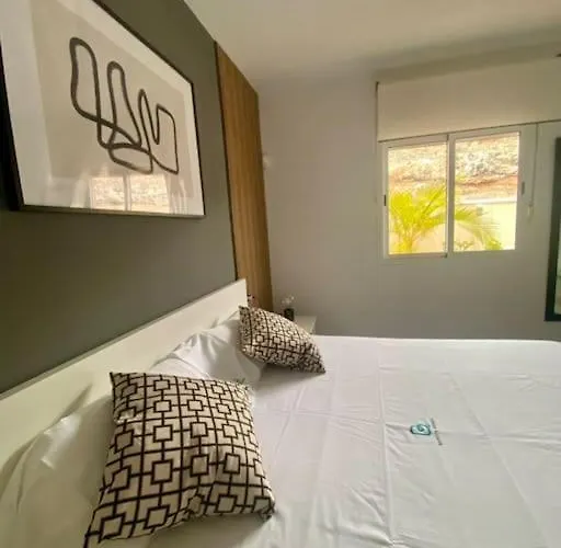 Bonitos Atardeceres Sobre Cristianos Apartament *